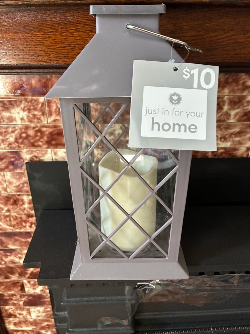 Diamond Lattice Solar Lantern